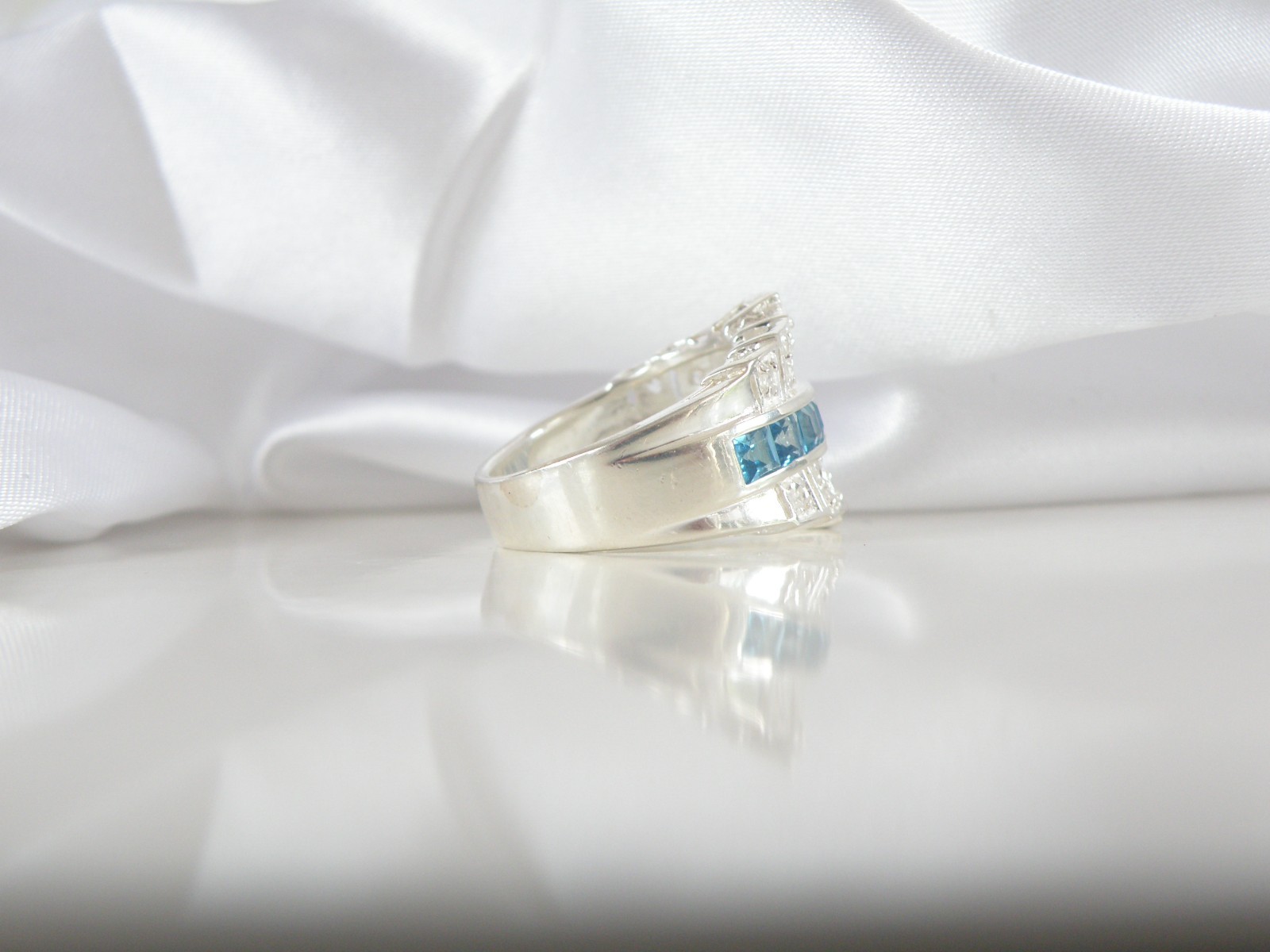 Vintage Sterling Silver 925 Channel Set Natural Heated Blue Topaz Ring Size 6