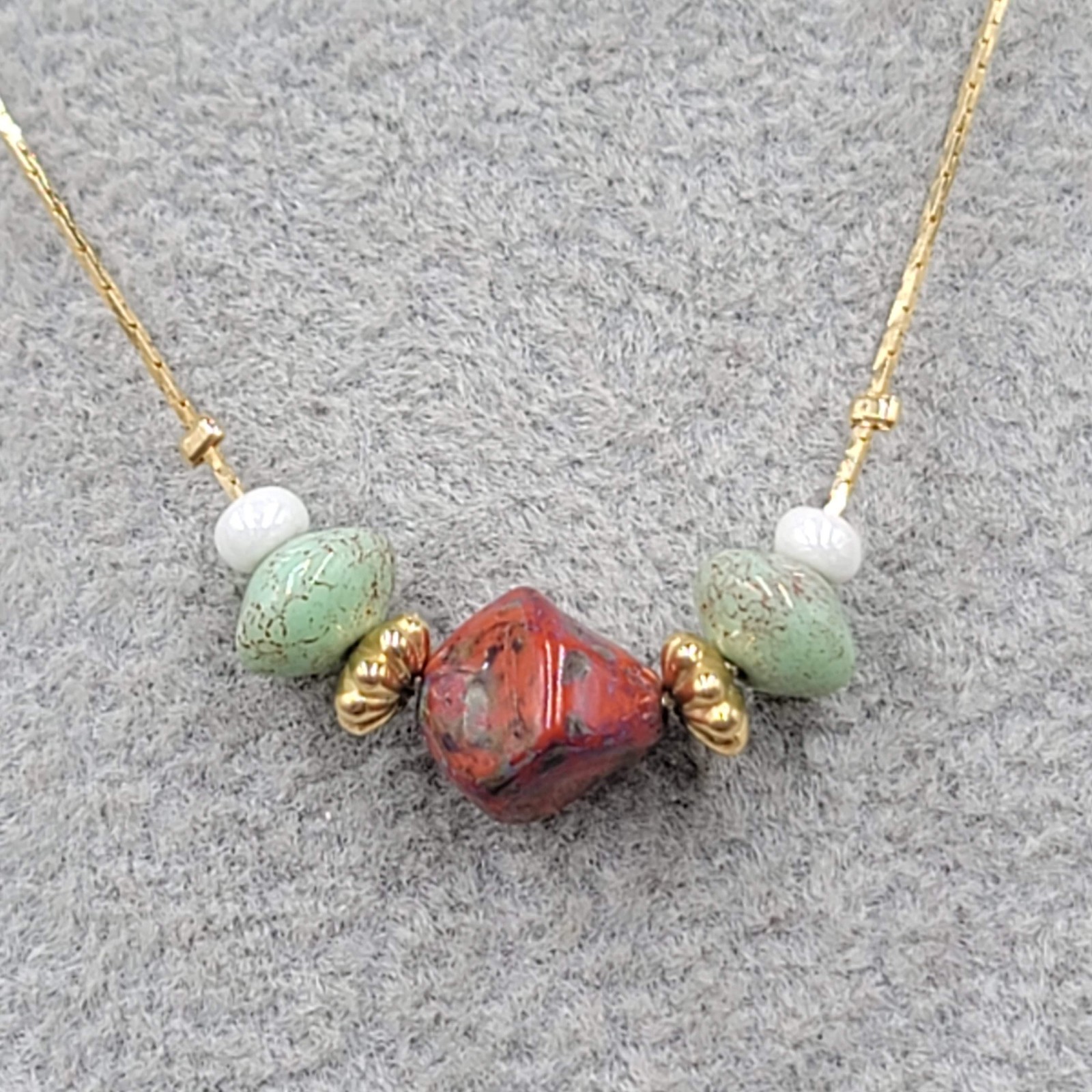 Vintage Red & Green Stone Beads Necklace Gold tone Chain 18″