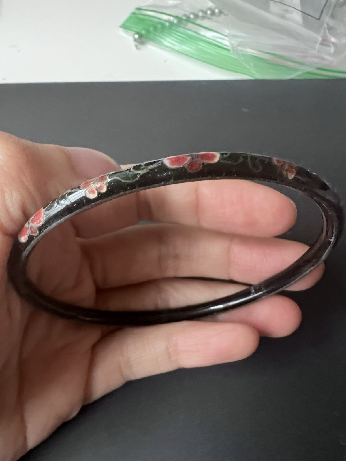Vintage Black Enamel Floral Bangle Bracelet Round Flowers & Plants Theme