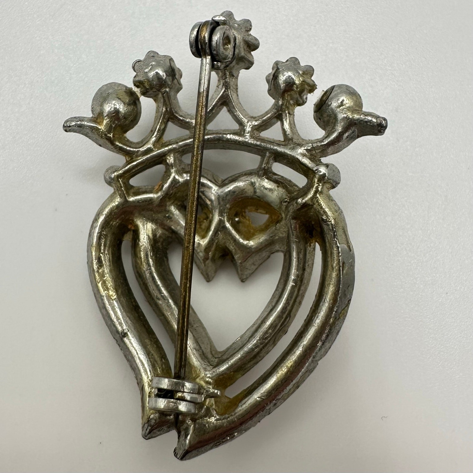 Retro Victorian Revival 1940s silver tone rhinestones double heart crown brooch