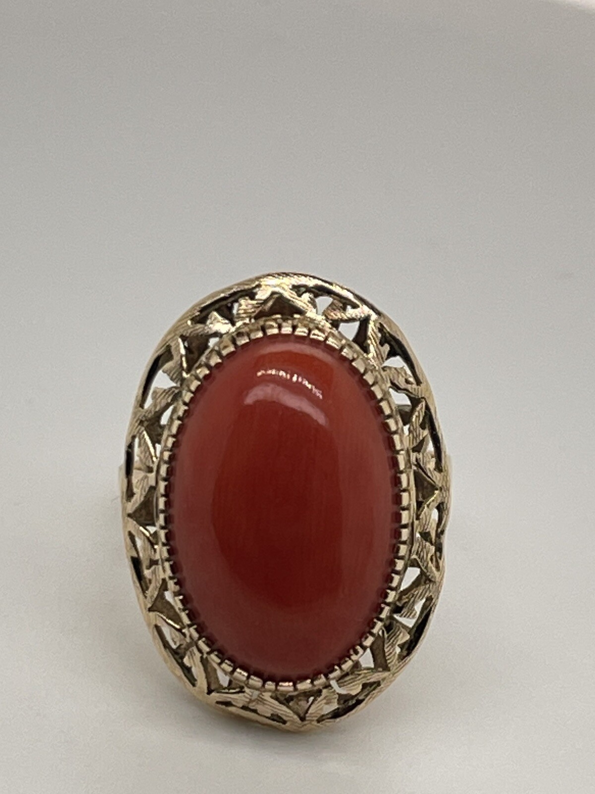 Vintage 18k Yellow Gold 17.5mm by 12mm Oval Coral Filigree Ring, Size 7 – 7.2 Gr