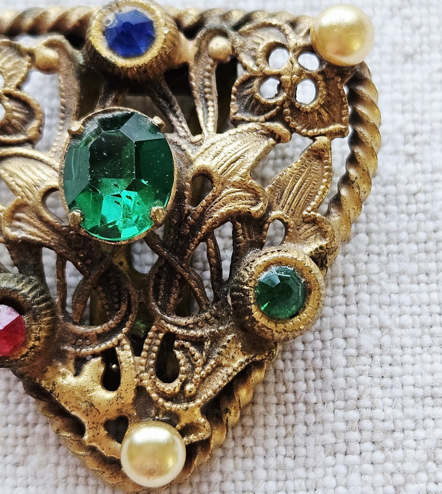 Vintage Gold Tone Multi Color Rhinestone Faux Pearls Flower Filigree Fur Clip