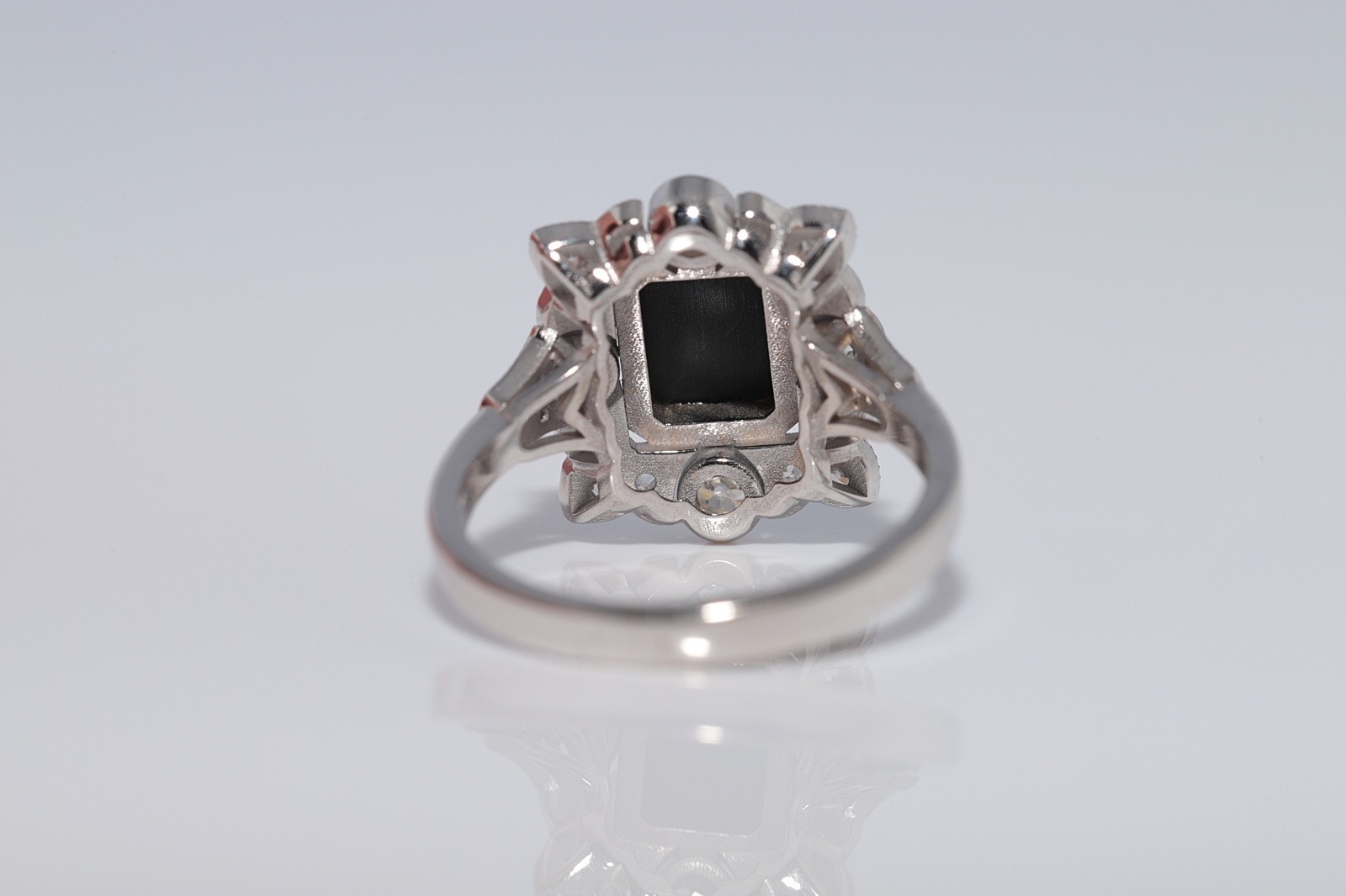 New Made 18k Gold Estate Natural Diamond Onyx Decorated Square Ring