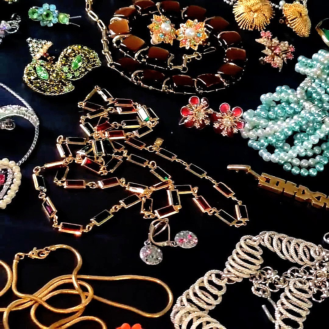 Lot Huge Estate Jewelry Napier Coro Avon + MORE 120+ Pc All Wearable VTG to Now