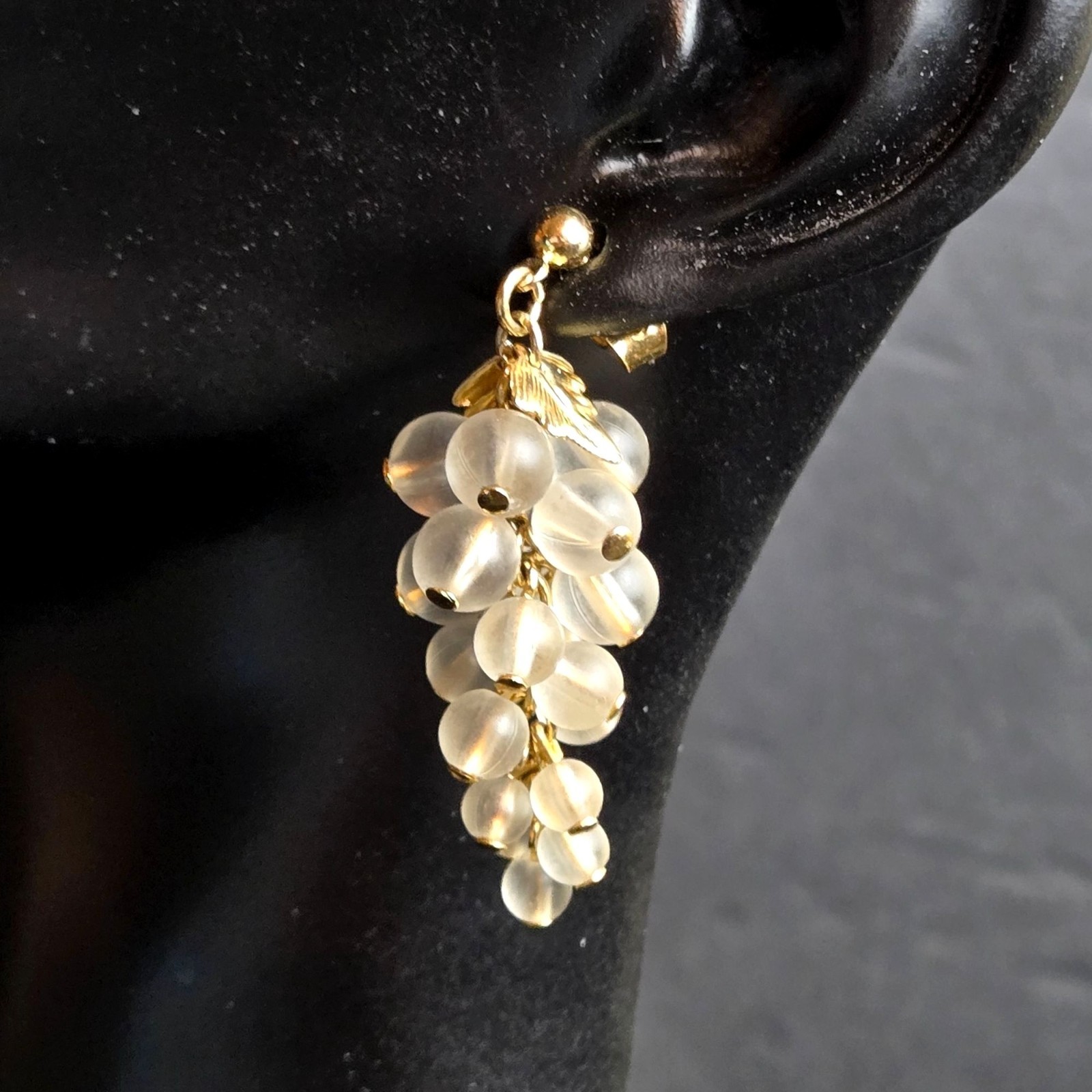 Grape Cluster Pierced Earrings Gold-Tone Leaves Drop Dangle Frosted Beads