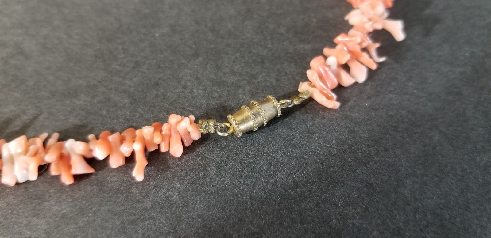 Vintage Branch CORAL Natural Graduated Pink/Salmon Color Necklace 19″Long