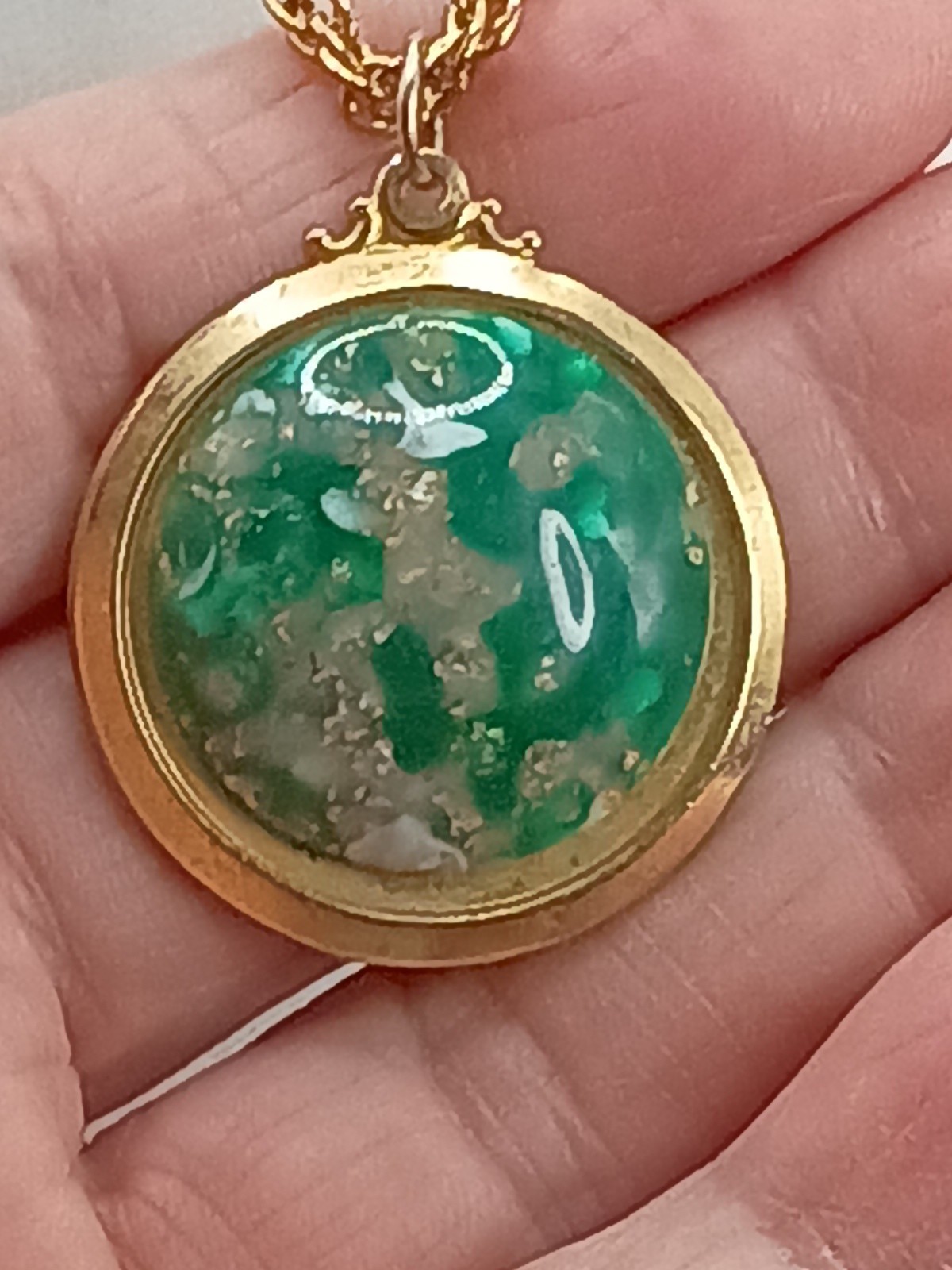Vintage Foil Glass Pendant Necklace Green Aventurine Flake Gold Tone 19″