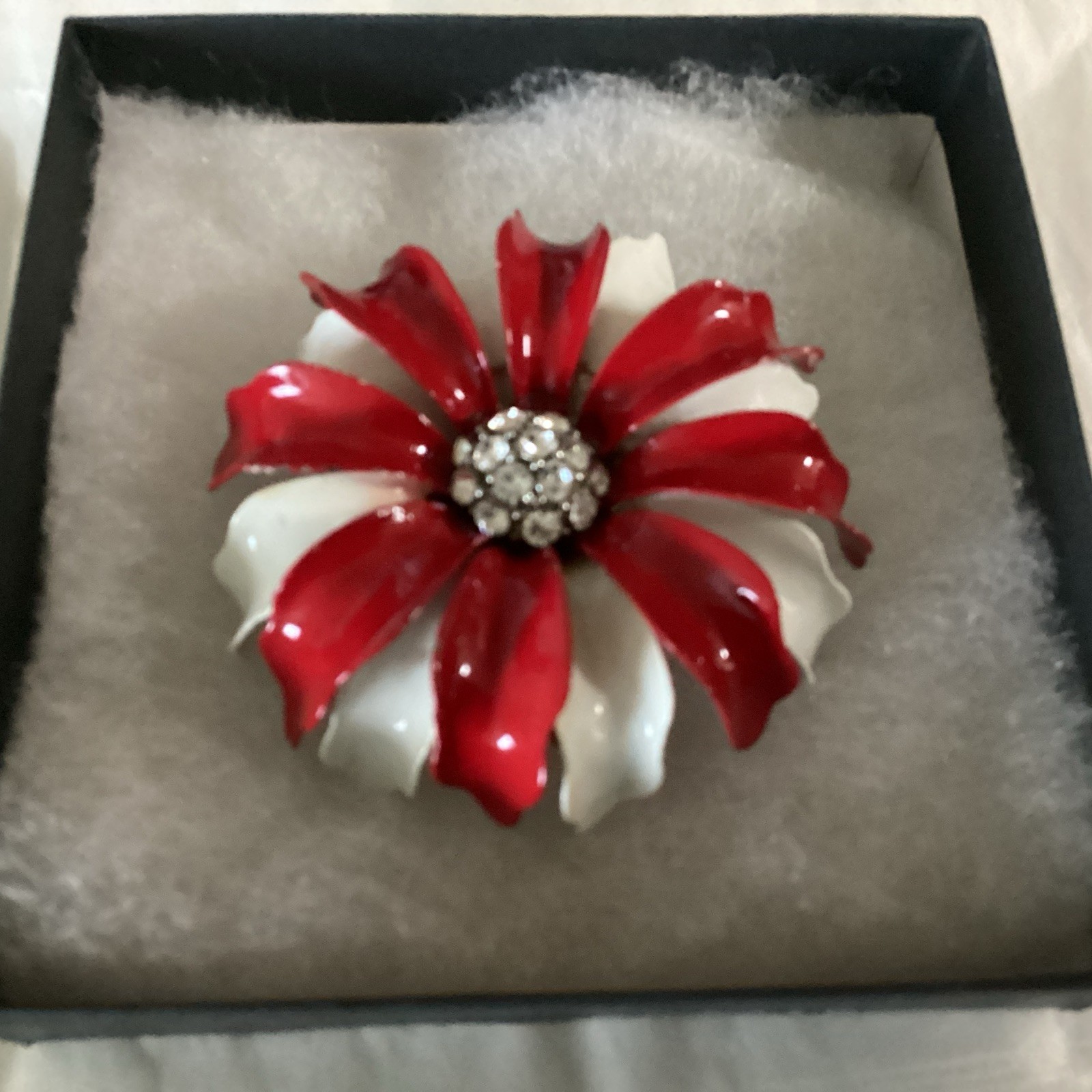 Vtg CROWN TRIFARI Signed Red White Enamel Flower Brooch 3D 2 1/4″ Across