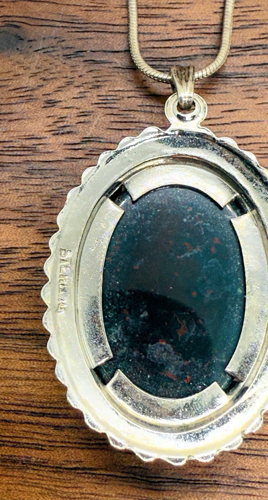 Vintage Sterling Silver Bloodstone Pendant On 18” Sterling Chain Jewelry