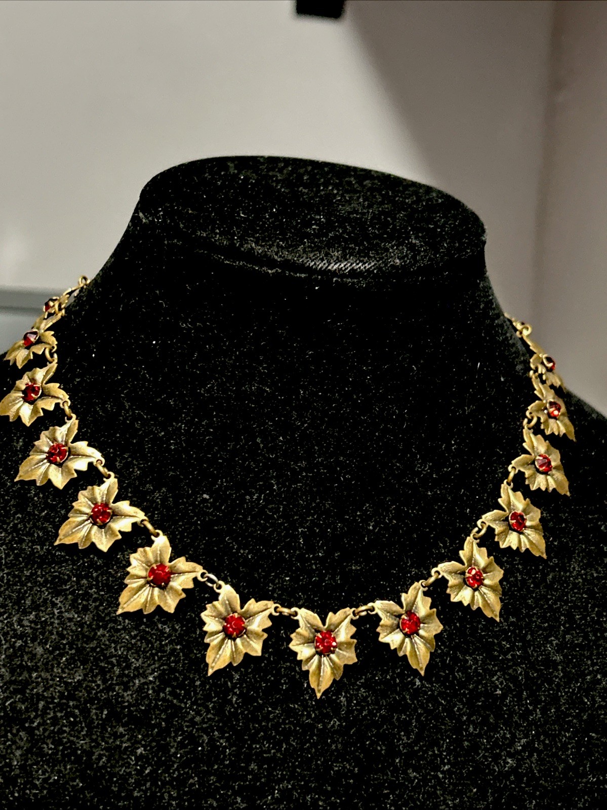 Vintage Bronze Leaf Red Garnet Glass Statement Necklace Choker 15”