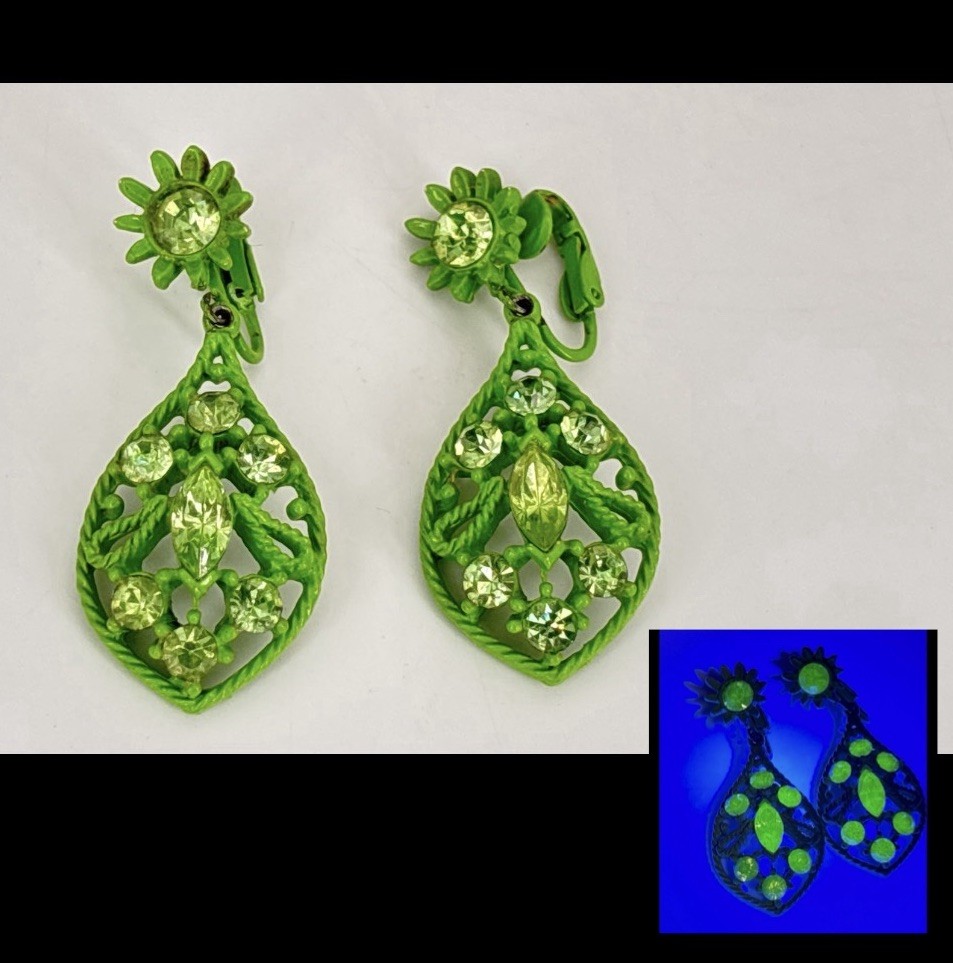 Vintage Uranium Lime Green Rhinestone Dangle Teardrop Enamel Earrings 2″ Long