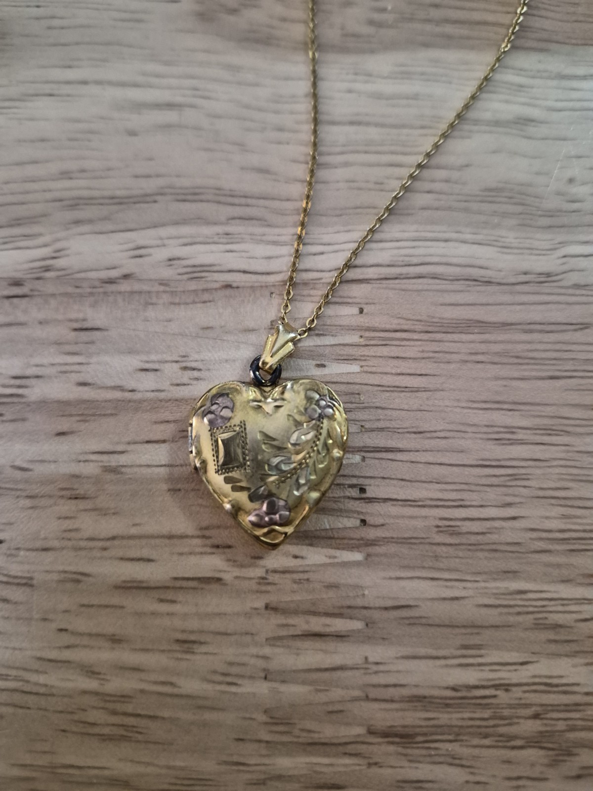 Vintage 10 Kt 1/20 Yellow And Rose Heart Locket Necklace 18″