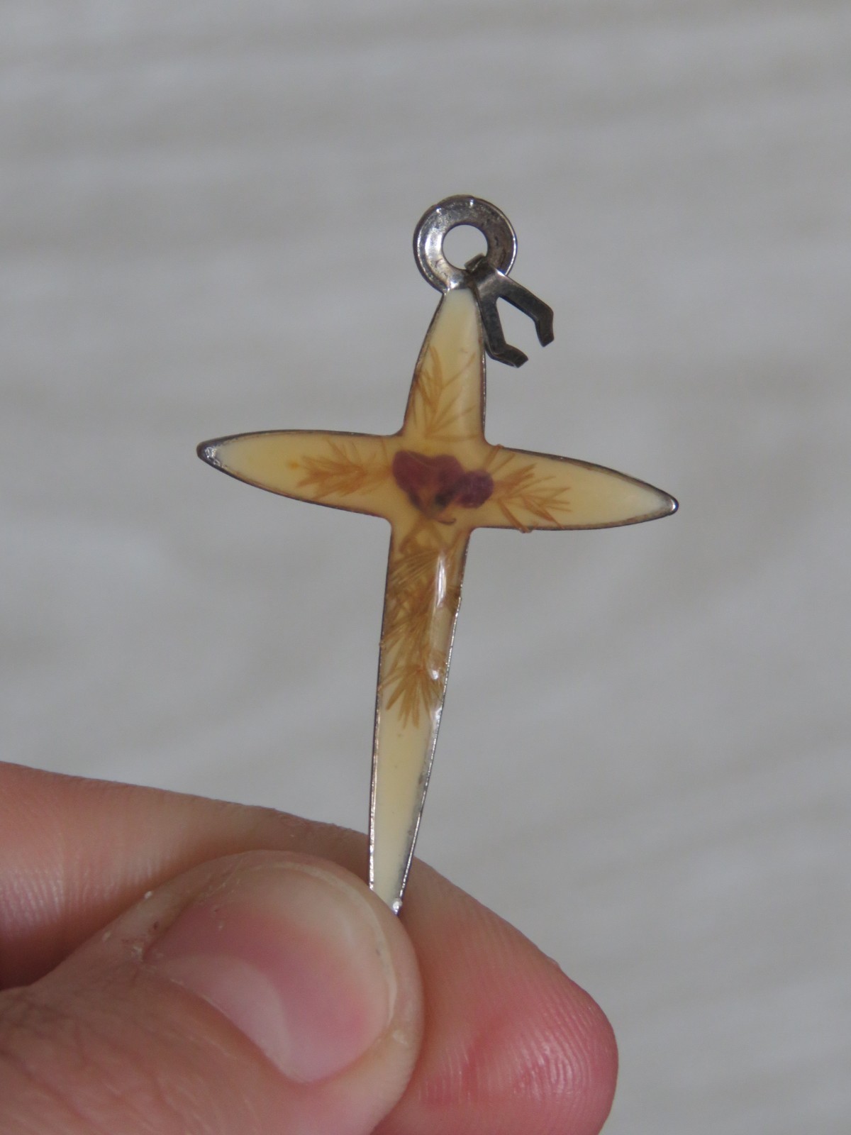 VTG Religious Resin Metal Dried Flowers Star Cross Necklace Pendant 1.5″