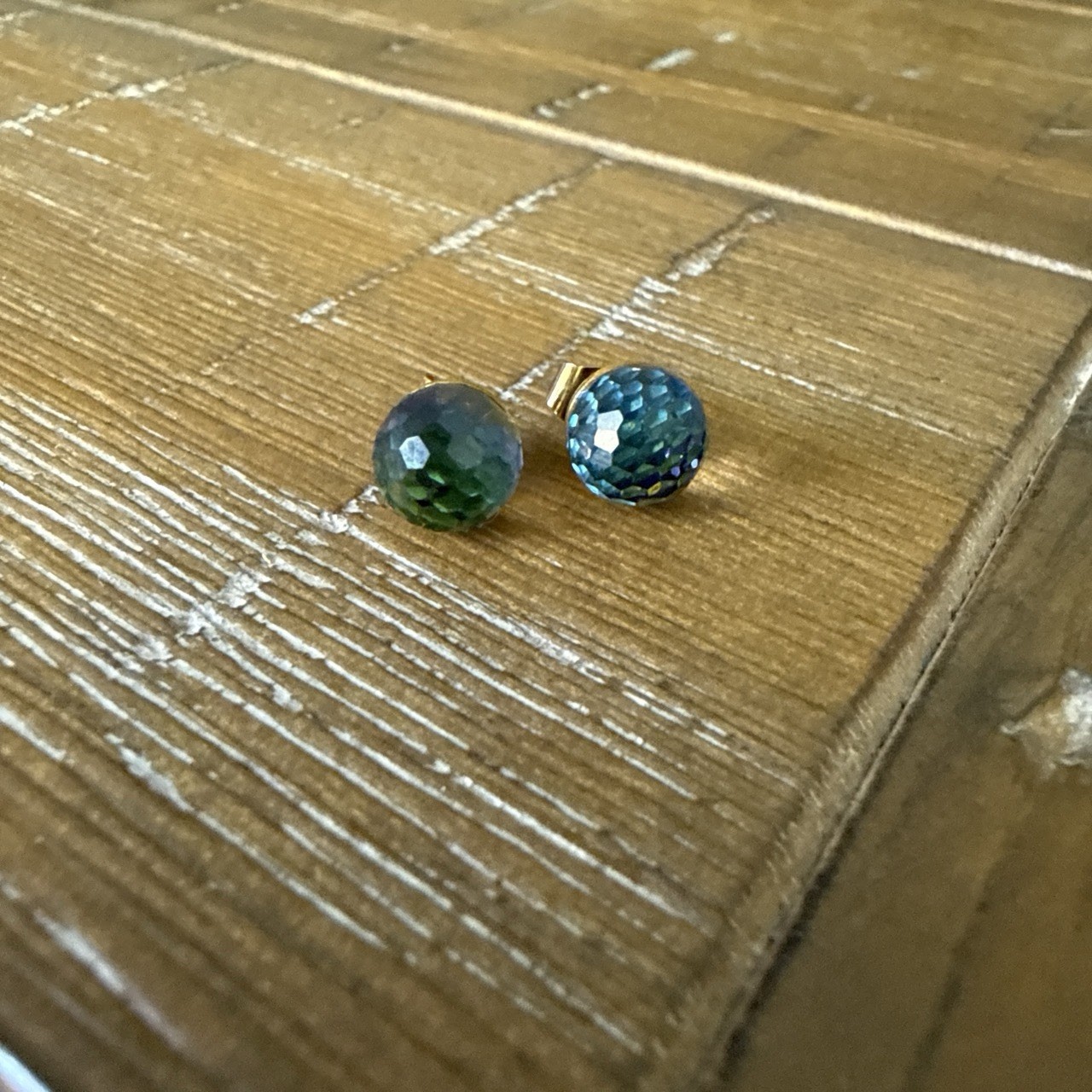 Vintage Faceted Glass Stud Earrings Blue Green Purple Shifting Color Gold Tone