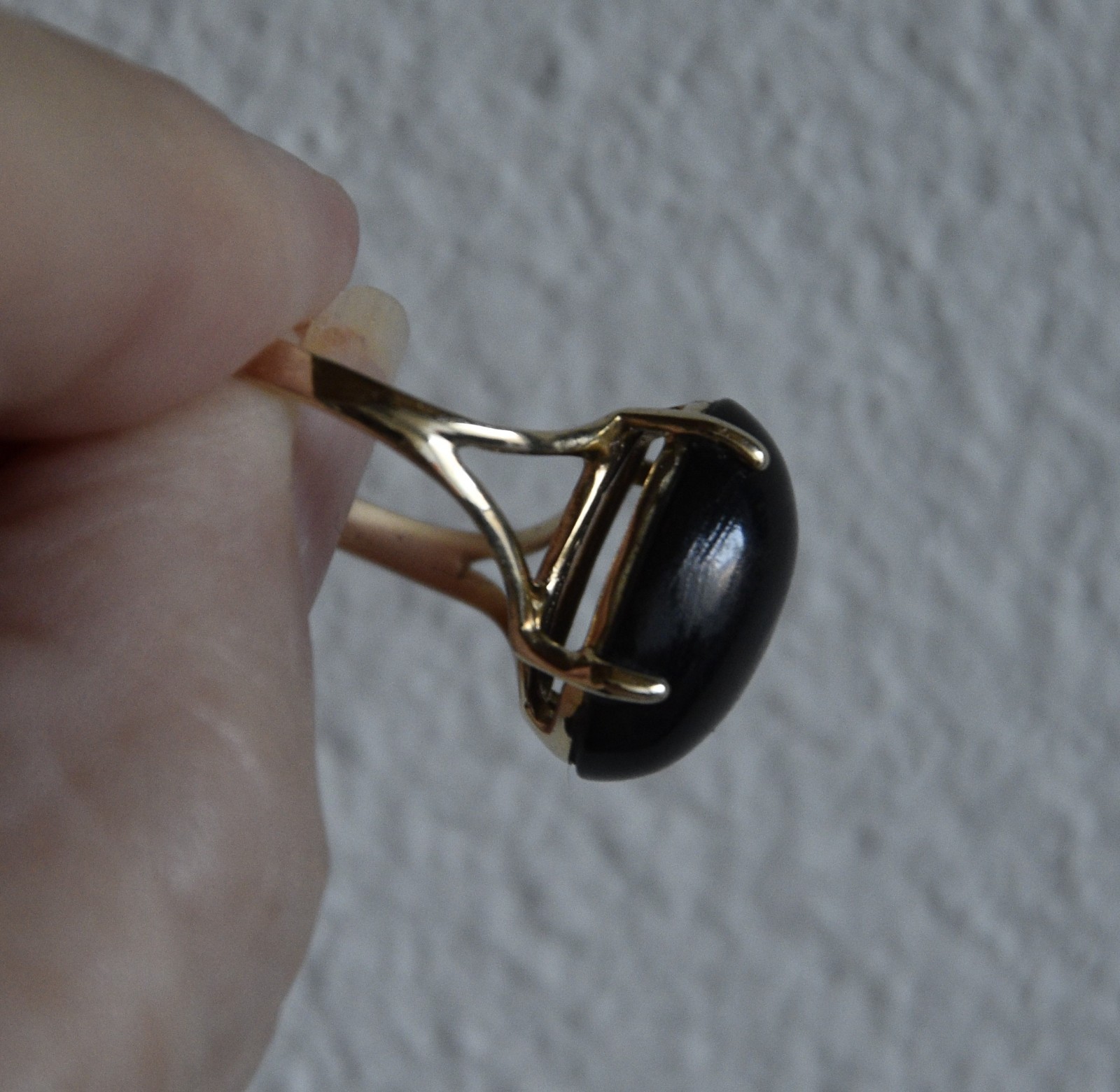 Vintage 2.2 gr. 14K Yellow Gold Prong Set Black Coral Ring Size (6)