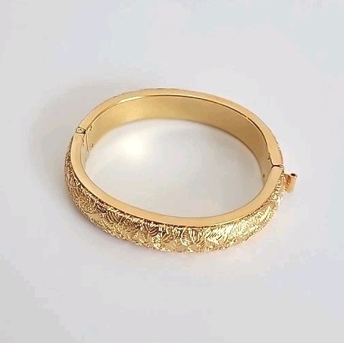 Vintage Monet Puffed Bracelet Gold Tone Leaf Floral Hinged Bangle Ornate