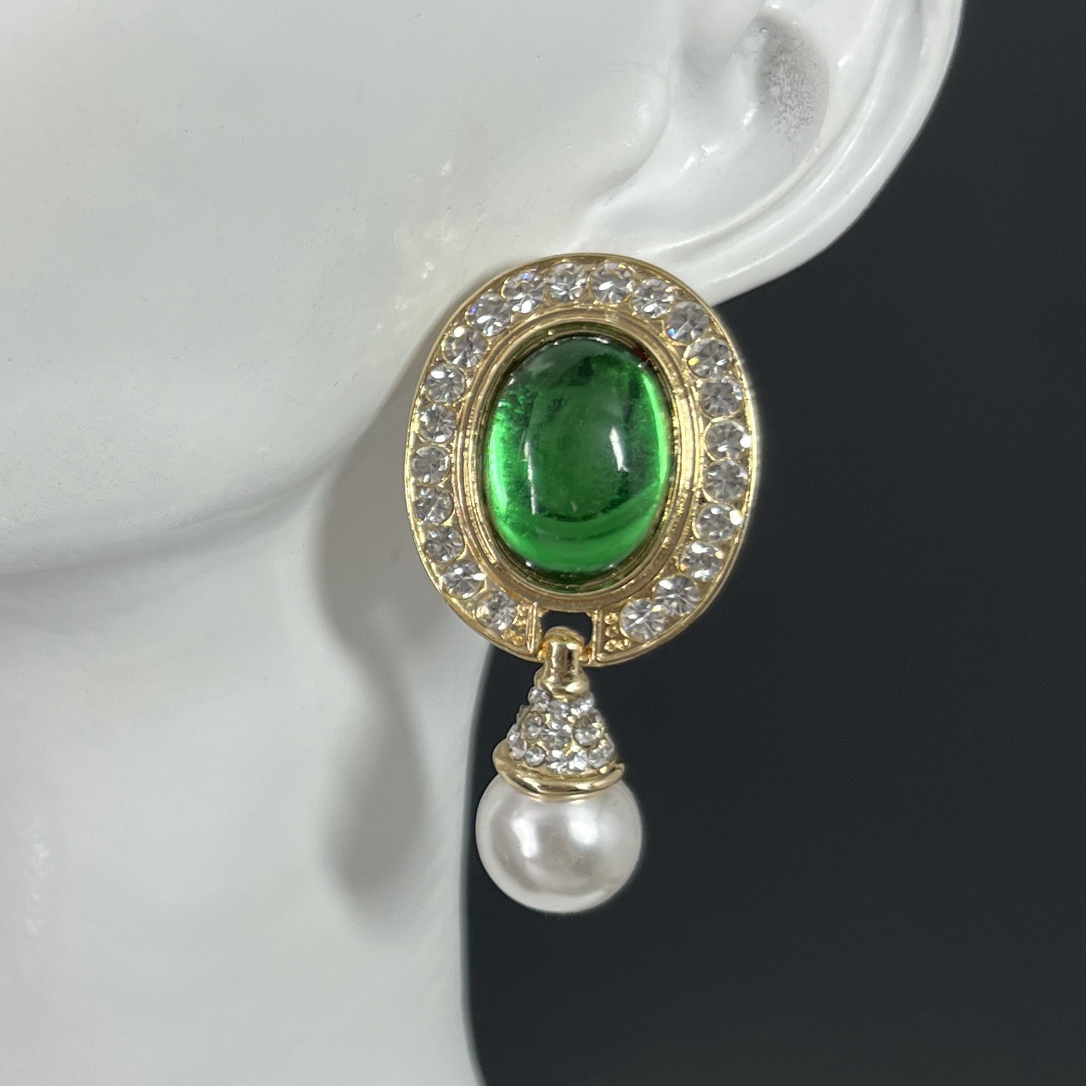 Gold Tone Gripoix Style Earrings Green Cabochon Oval Pierced Crystal Pearl Drop
