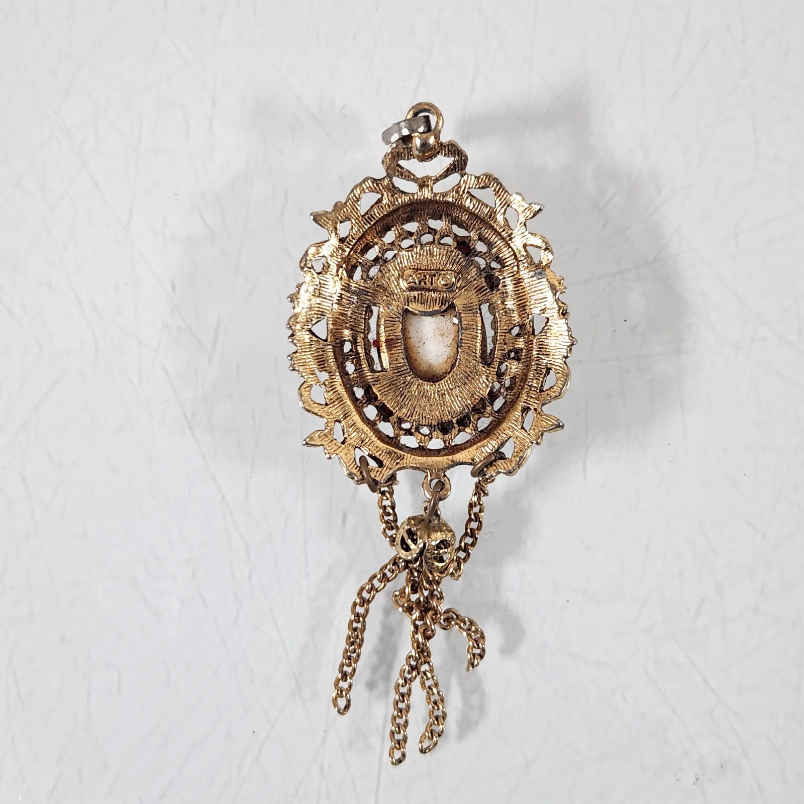 Arthur Pepper Portrait Signed ART Gold Tone Cameo Seed Pearl Vintage Pendant
