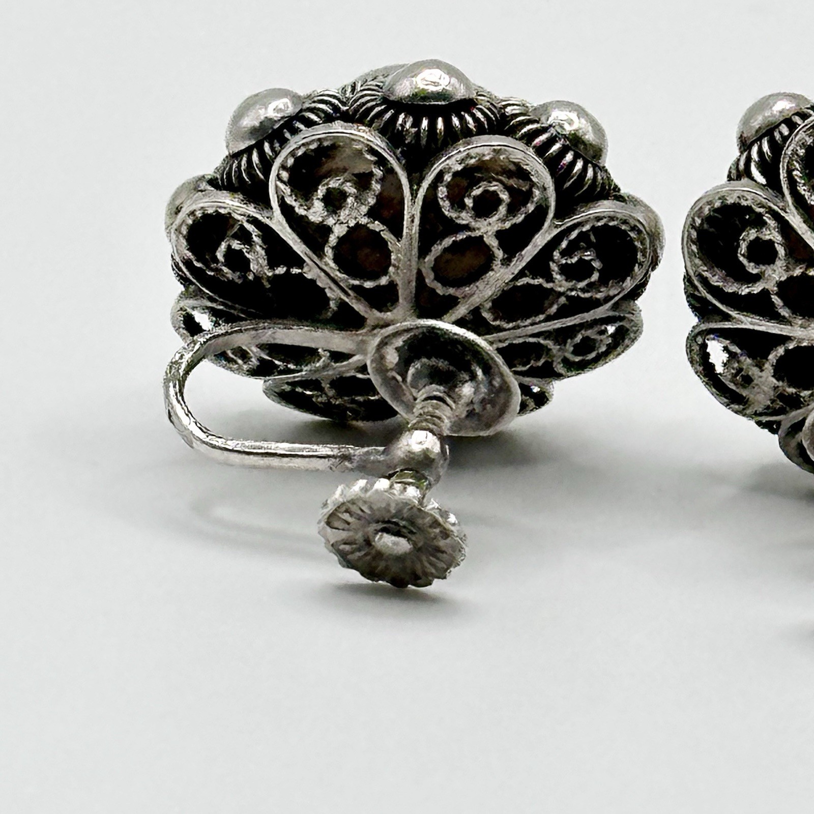 Vintage Antique Silver Cannetille Filigree Screw Back Earrings READ