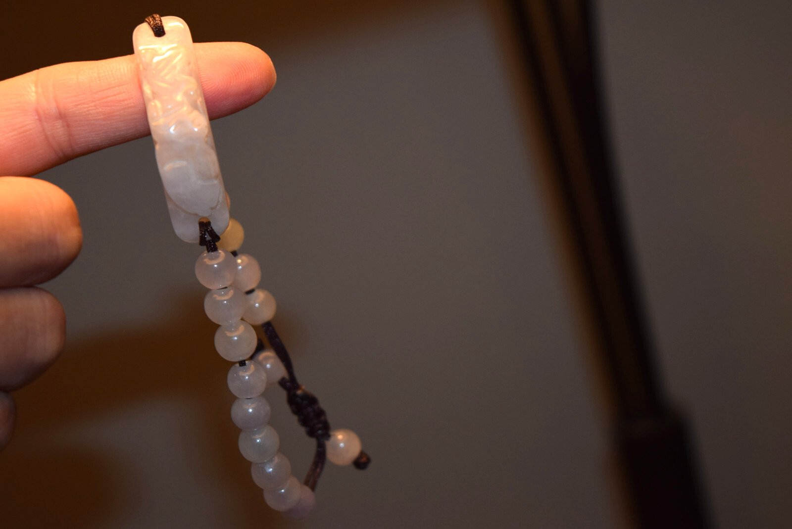 jade vintage women’s bracelet , very light lavender color, great pre-owned