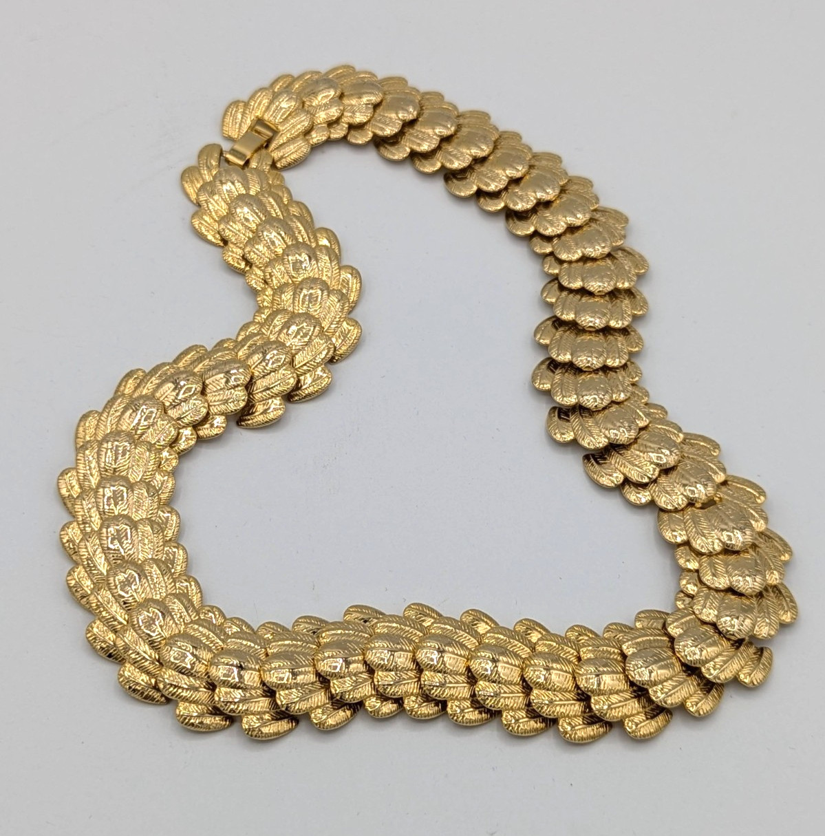 Gold Tone Collar Necklace Articulated Ladder Link Textured Shells Dragon Scales