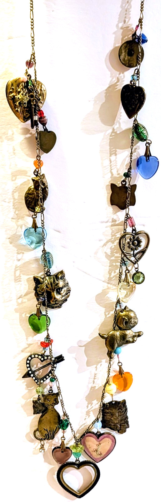 VTG GLASS WORKS STUDIO 30″ Dangling Charm Necklace 20 Dangles Hearts & Cats 😽 ❤