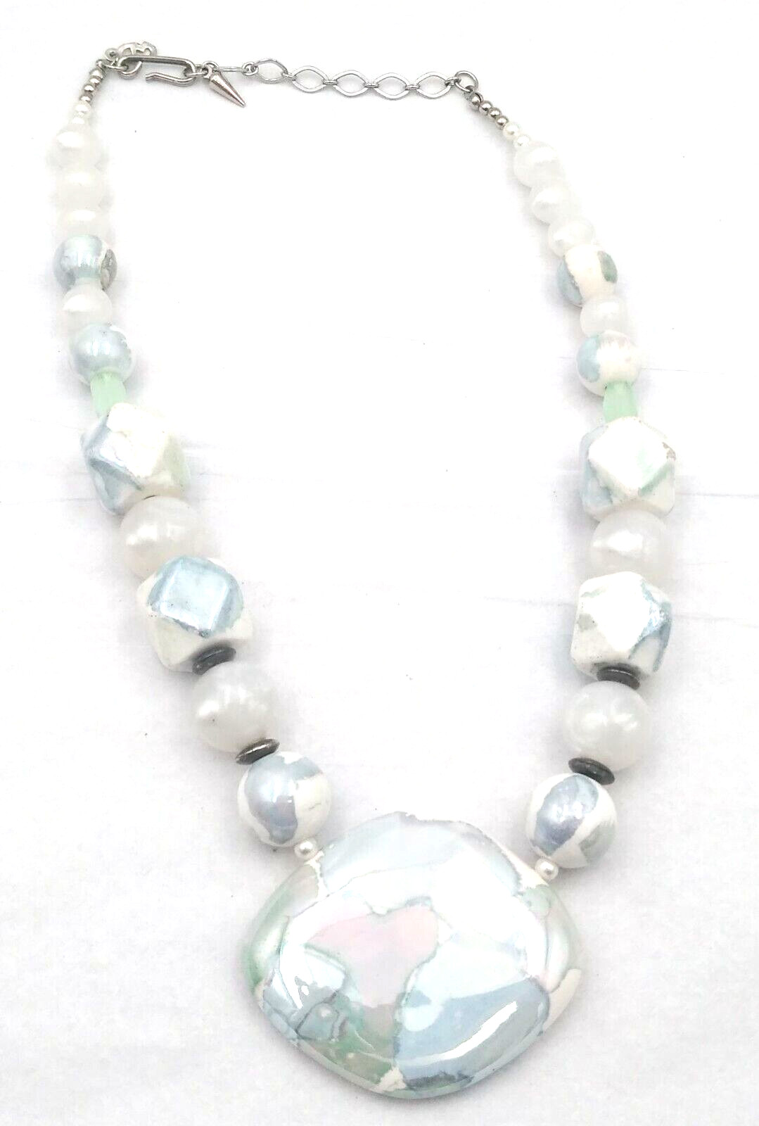 Vintage~~MD 18″ Chunky Necklace Gray White Pink Mottled Round & Shaped Beads