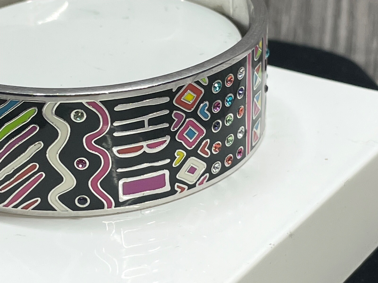 Metal Hinged Bracelet w/ Rhinestone opening Beautiful Colorful VIntage