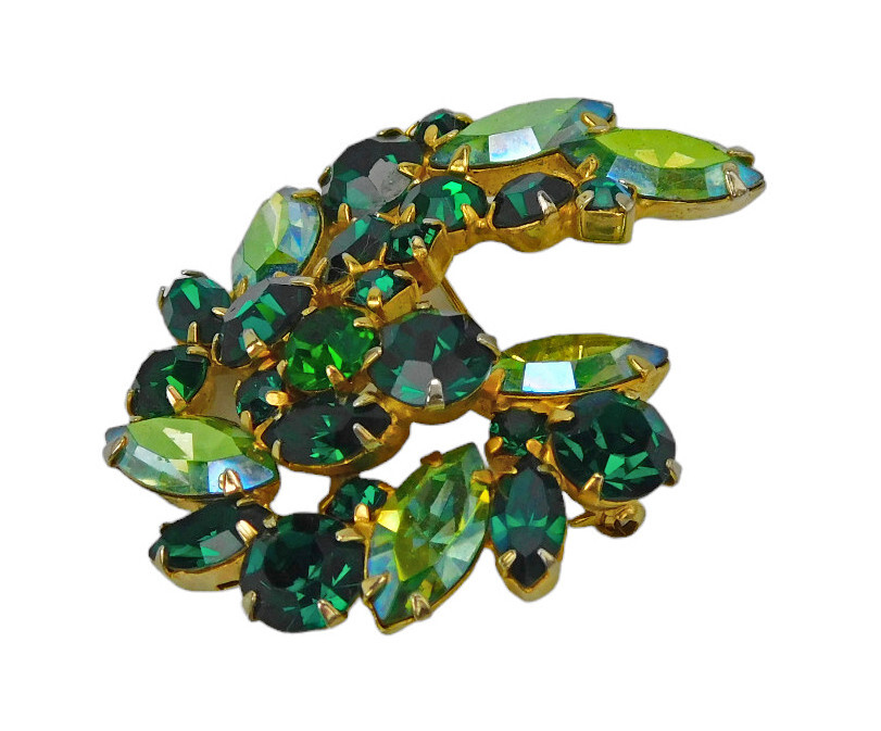 La Roco Rare Vintage Green Rhinestone Brooch & Jewelry Set