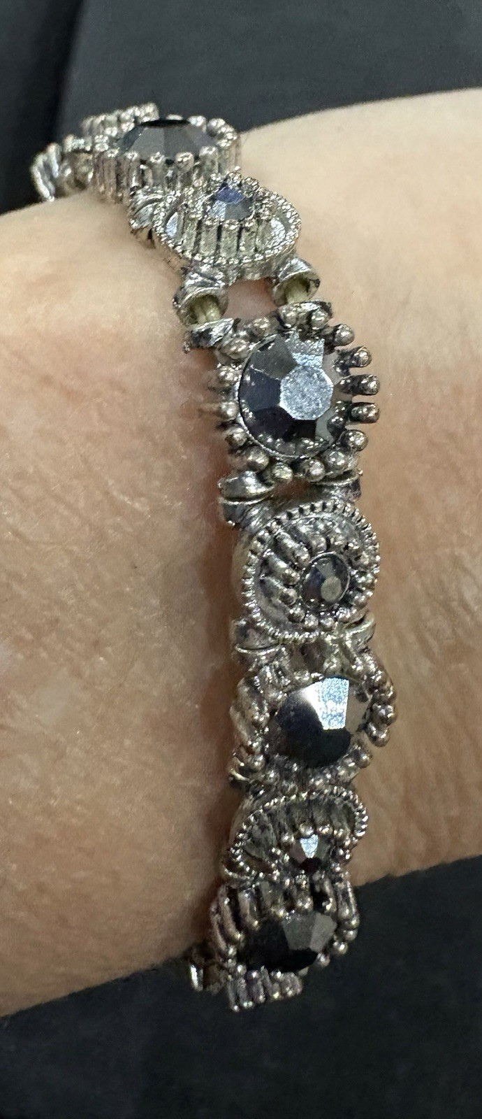 Vintage Sparkling Earrings & Bracelet w Alternating Small & Large Faceted Stones