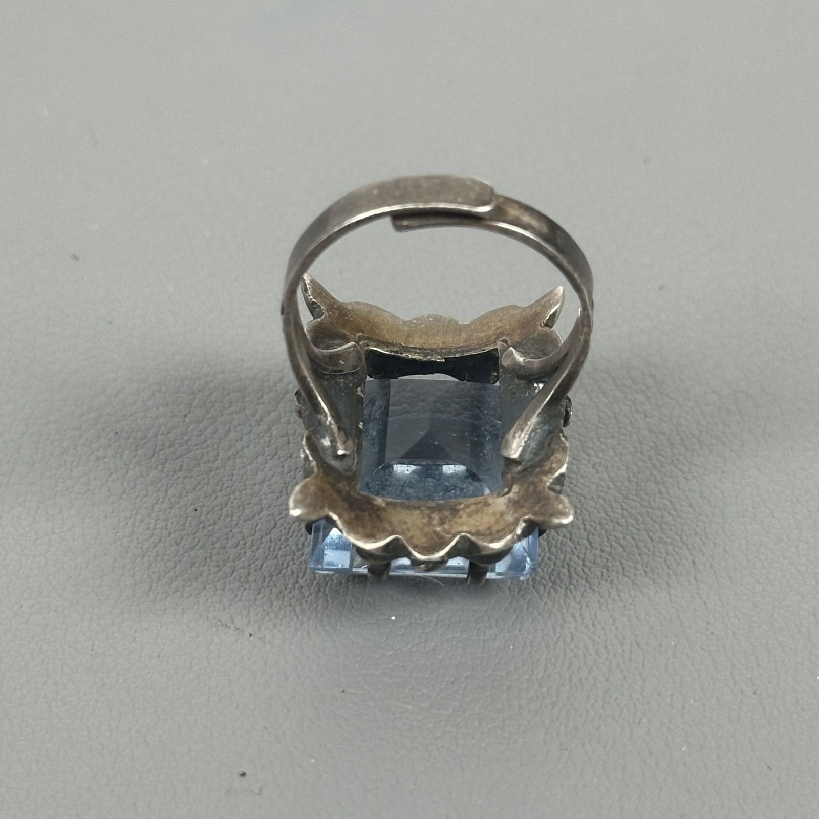 1940-70s Taxco Mexico Floral Sterling Silver Blue Crystal Glass Adjustable Ring