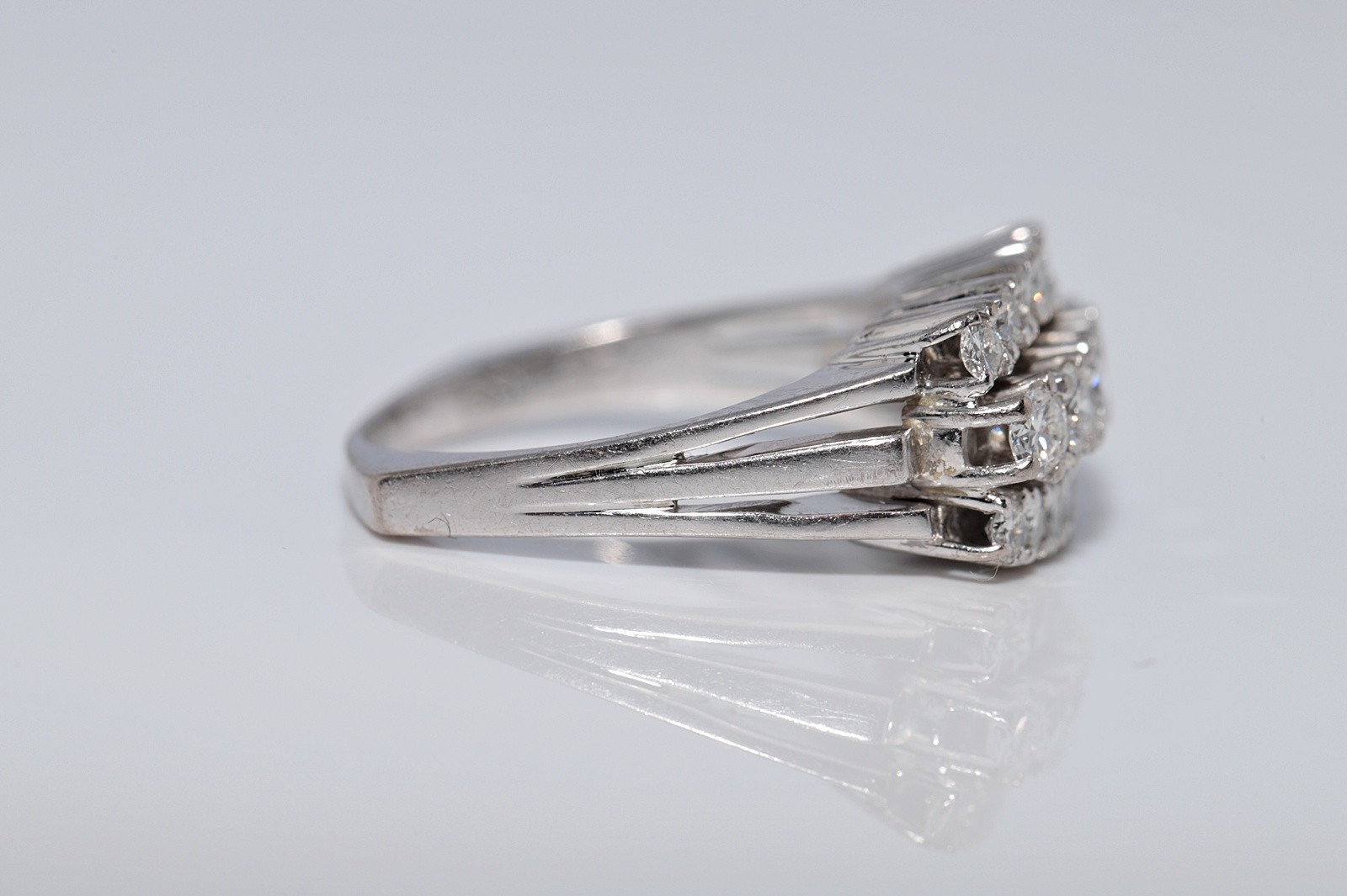 Antique Circa 1920s Art Deco 18k Gold Natural Diamond Decorated Ring