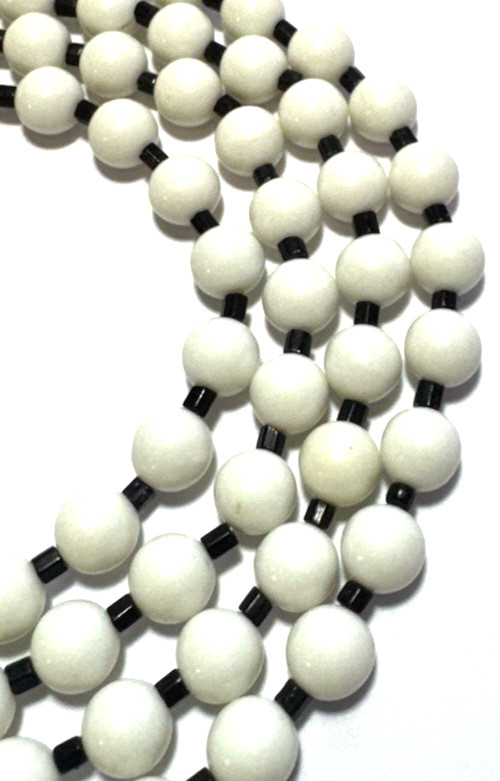 Vintage Jewelry Necklace SIGNED JAPAN Beaded White Black Bib Casual Lucite 13
