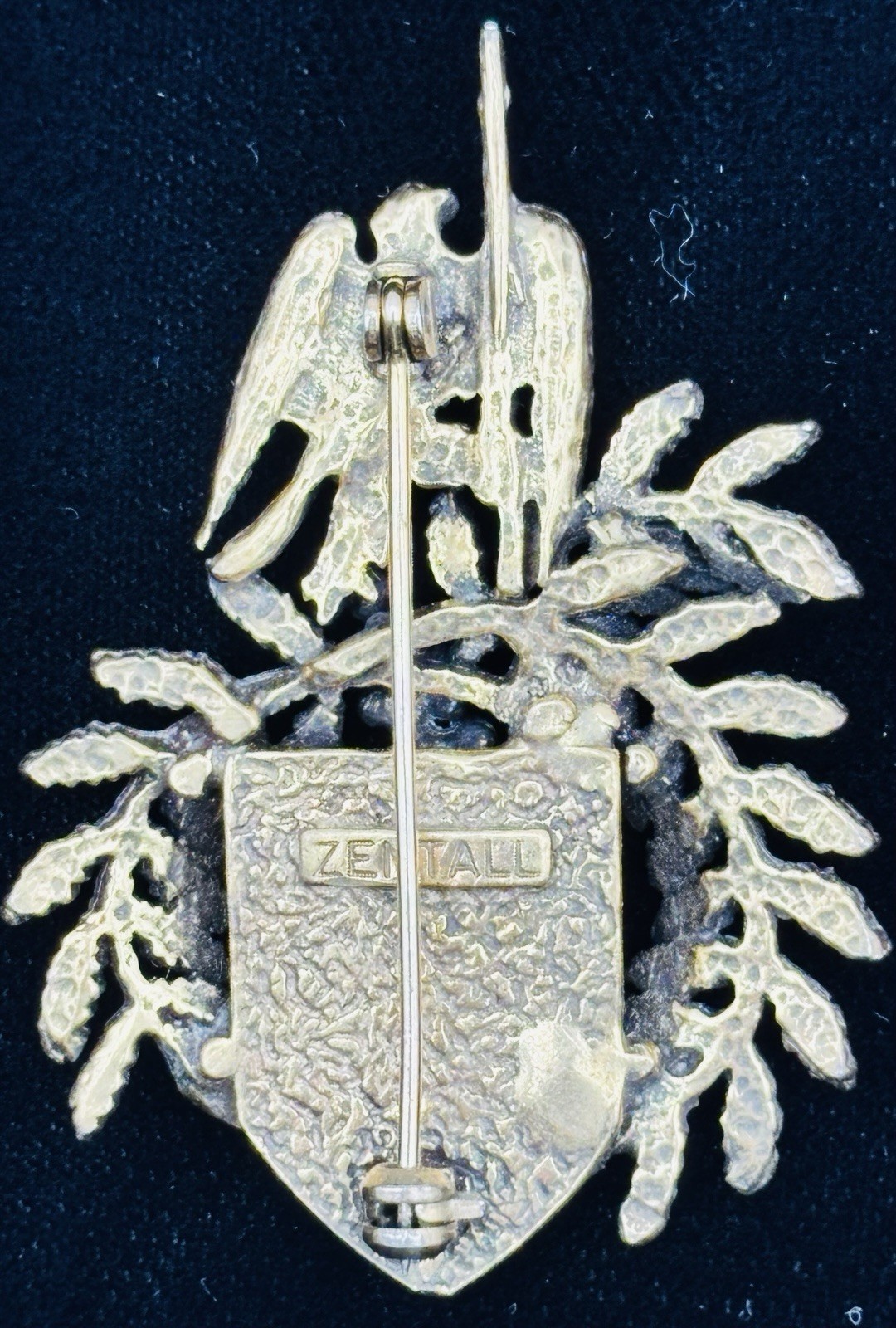 Vintage Robert Zentall American Eagle Crest With Leaves Brooch Antique Goldtone