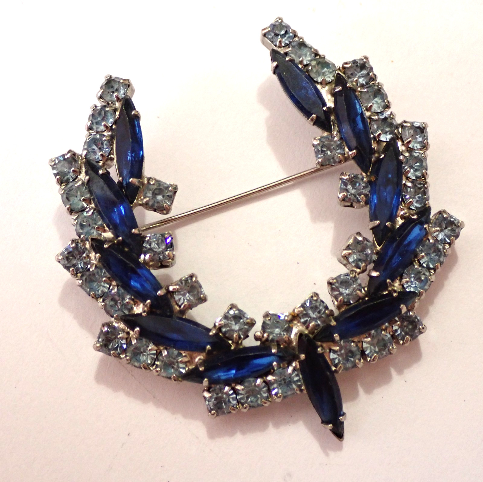 Vintage Blue & Clear Glass Rhinestone Open Wreath Pin Marquise Rounds 2-1/8″