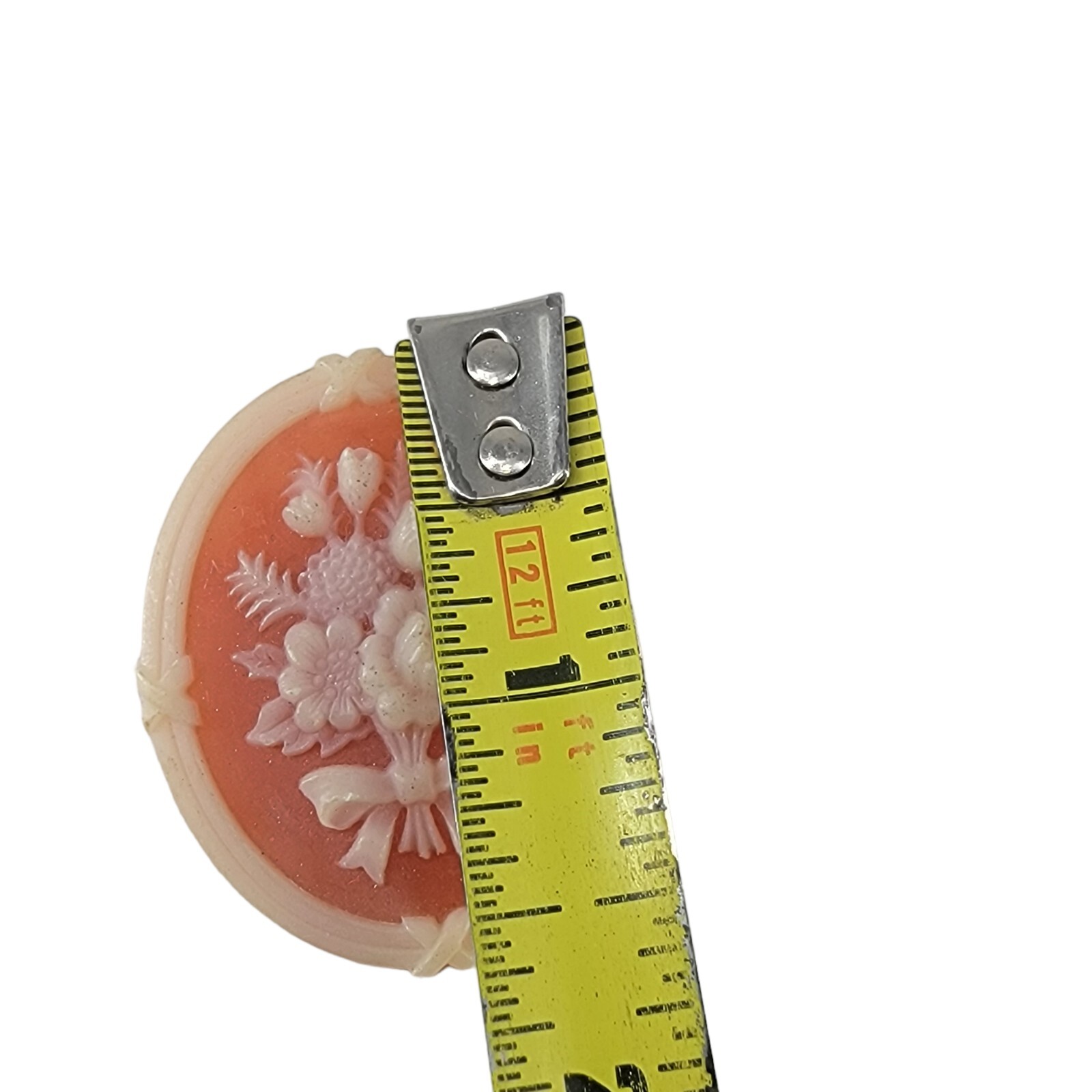 Vtg AVON Cameo Brooch Pin – Acrylic Cream Color Flower On Salmon Pink Background