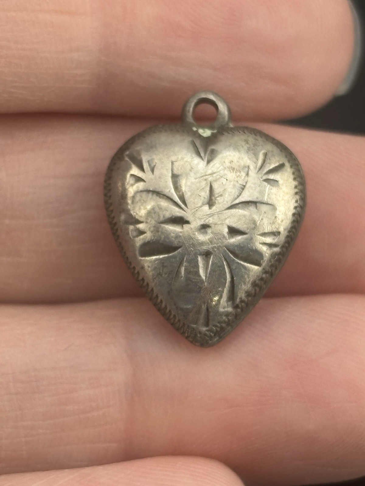 Vtg Single Sterling Silver Puff Heart Charm One Side Etched No Jump Ring 11/16″
