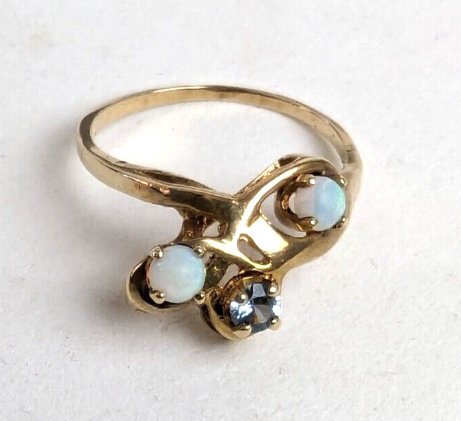 14k Yellow Gold Natural Australian Opals and Aquamarine Ring Size 5.5