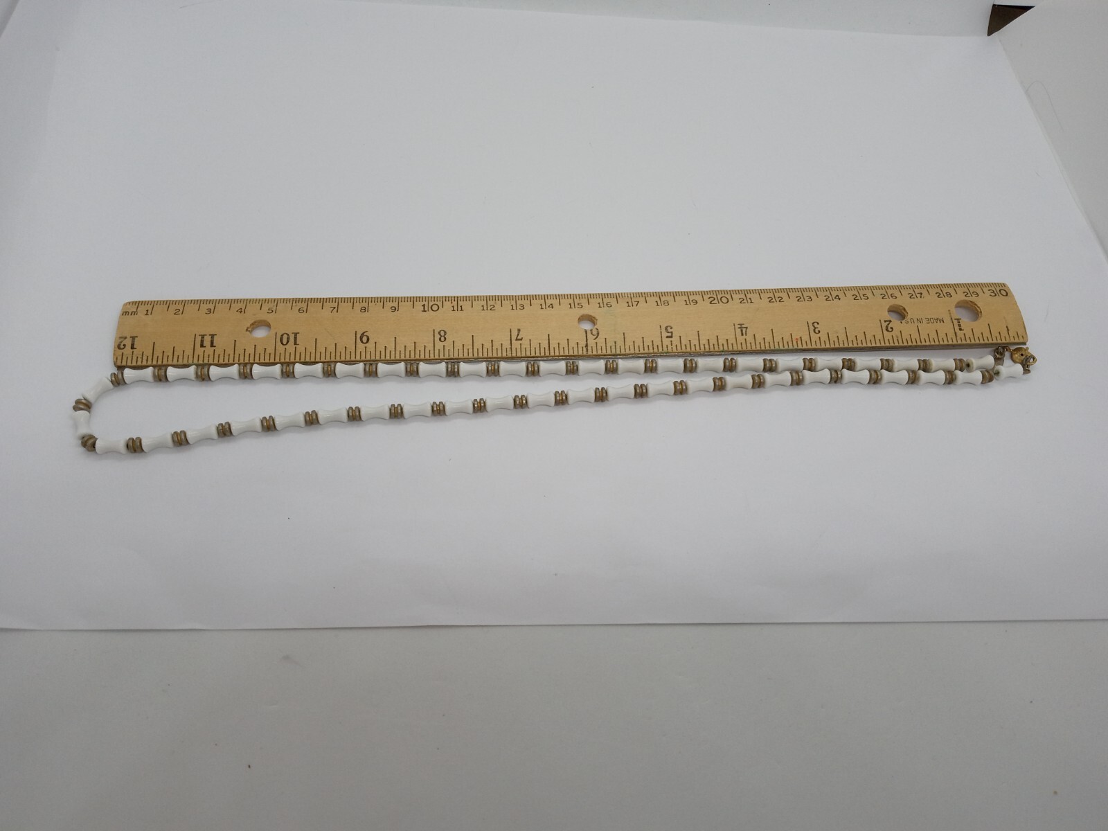 MONET VTG Signed Gold Tone White Milk Glass Bamboo Beaded Necklace Sister Clasp