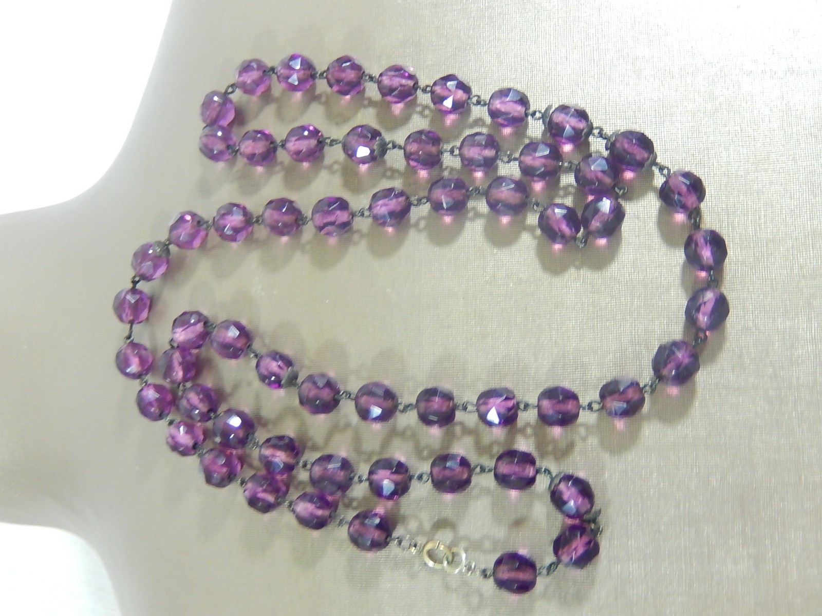 ART DECO CZECH FACETED PURPLE GLASS BEAD CHAIN STRUNG 30″ GF CLASP NECKLACE