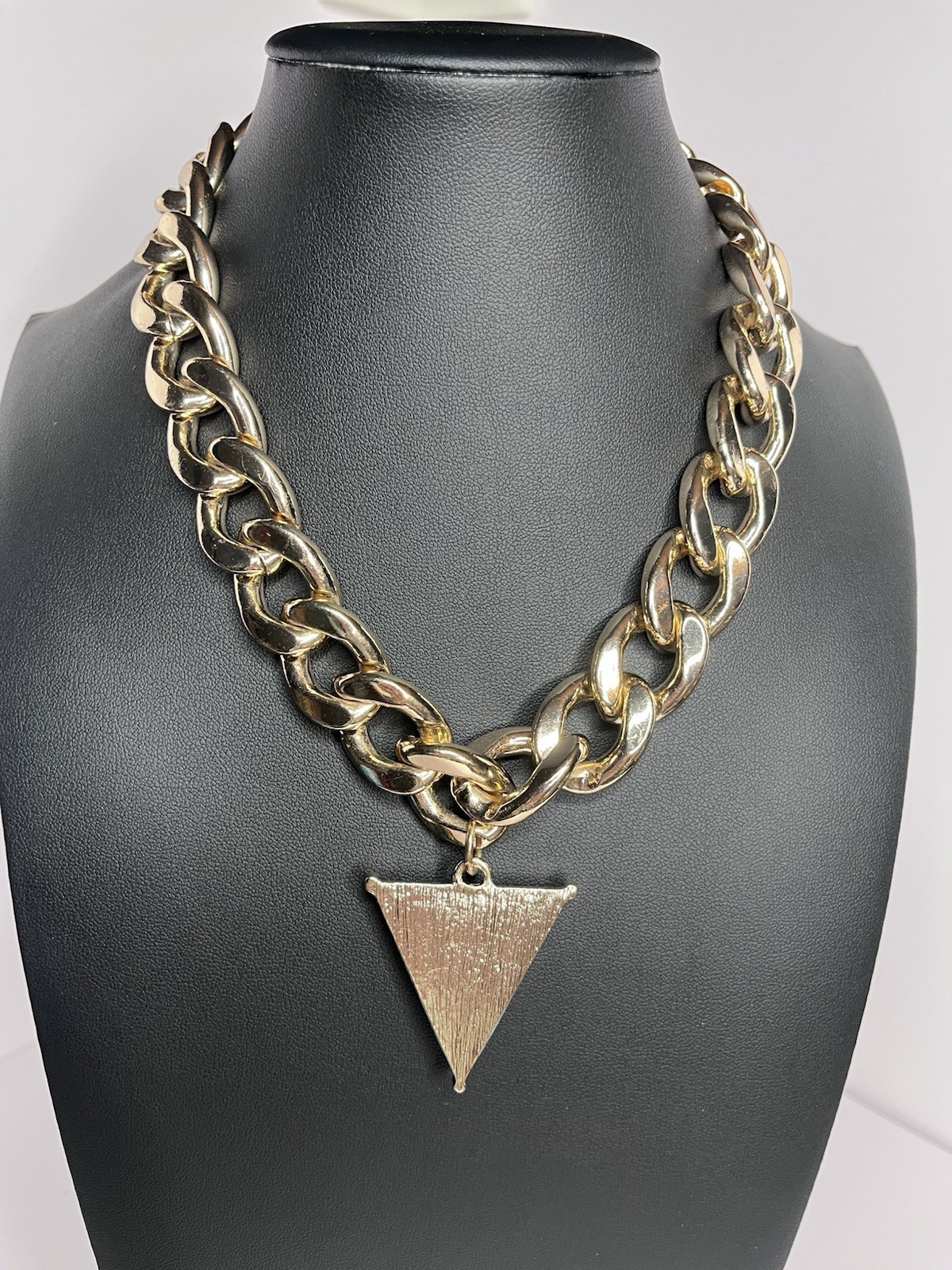 Vintage Faux Turquoise Triangle & Chunky Gold Tone Necklace 16-18 1/2 Inch
