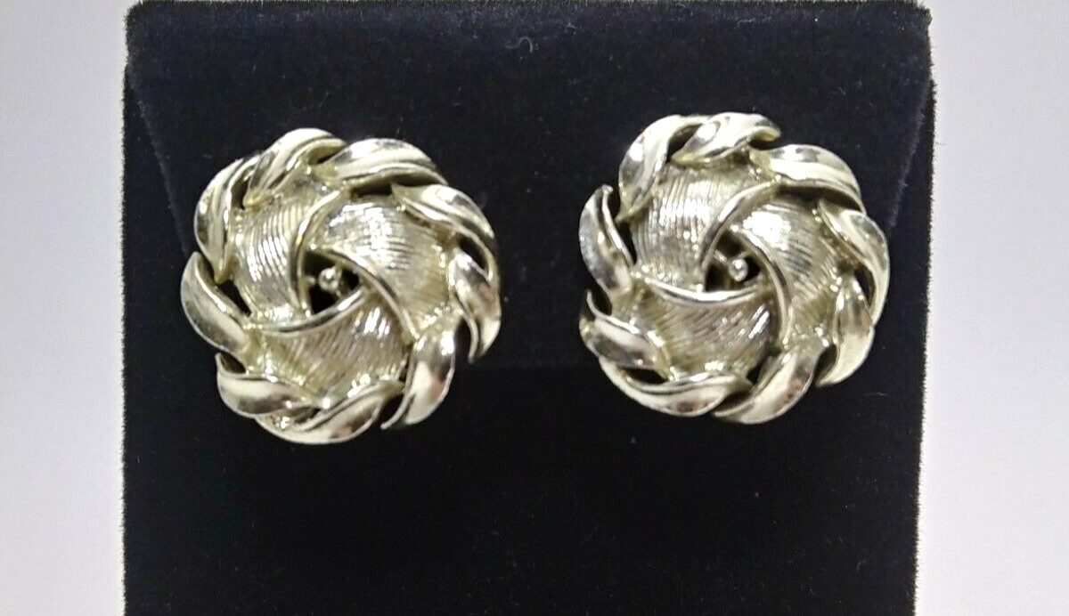 Vintage Lisner Metal Knot Screw Back Earrings