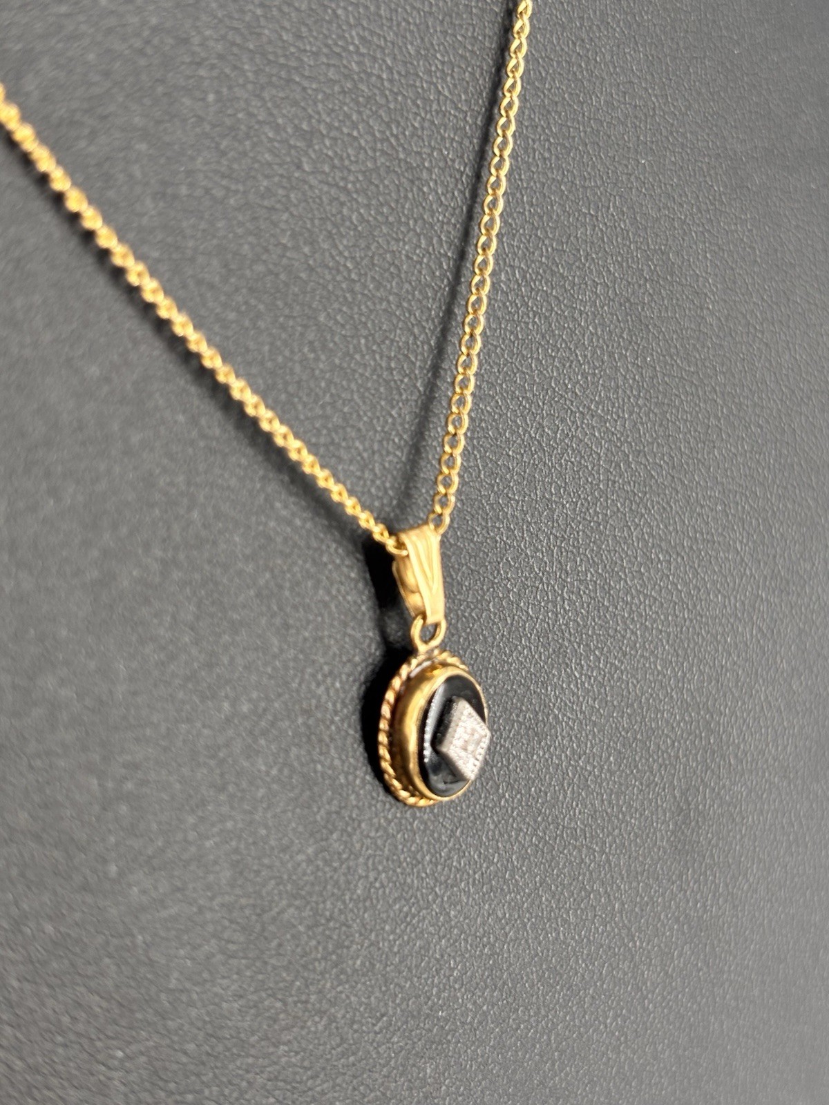 VTG Art Deco 14k Solid Gold Onyx Accent Diamond Pendant & 12k G. F. Necklace 18″