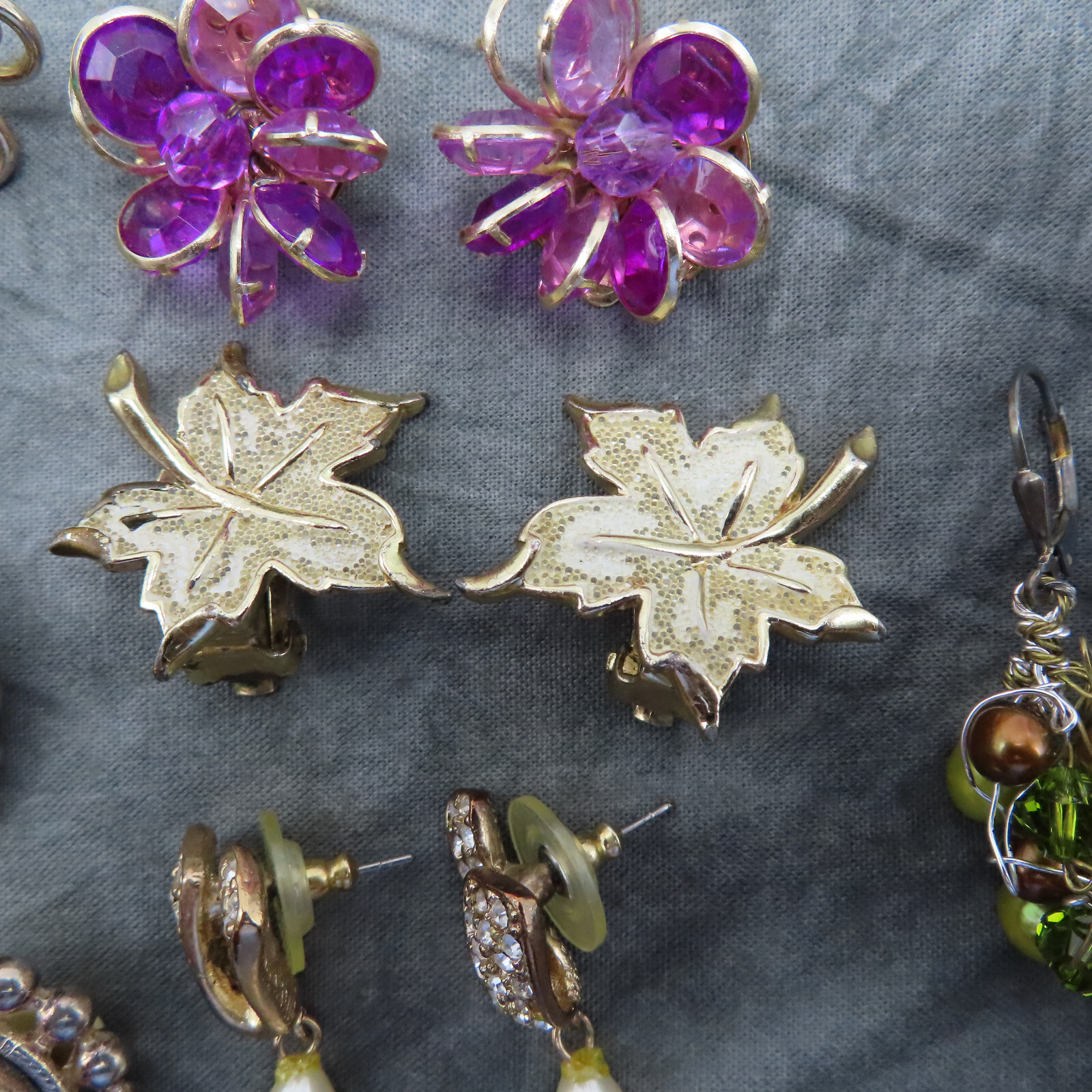 6 Pair Earrings Vintage Signed Purple Green Rhinestone White Leaf Pearl Lot 84c