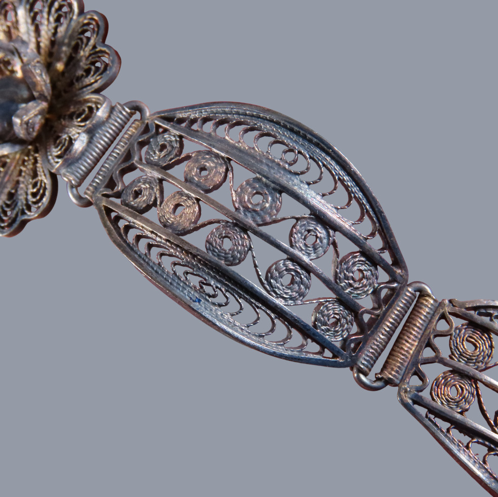 ANTIQUE VTG Sterling Silver CANNETILLE FILIGREE Flower Panel Link Bracelet DARK