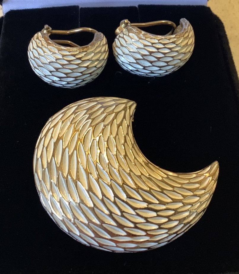Vintage BSK Brooch & Earrings White & Gold Tone Wave Design, Clips