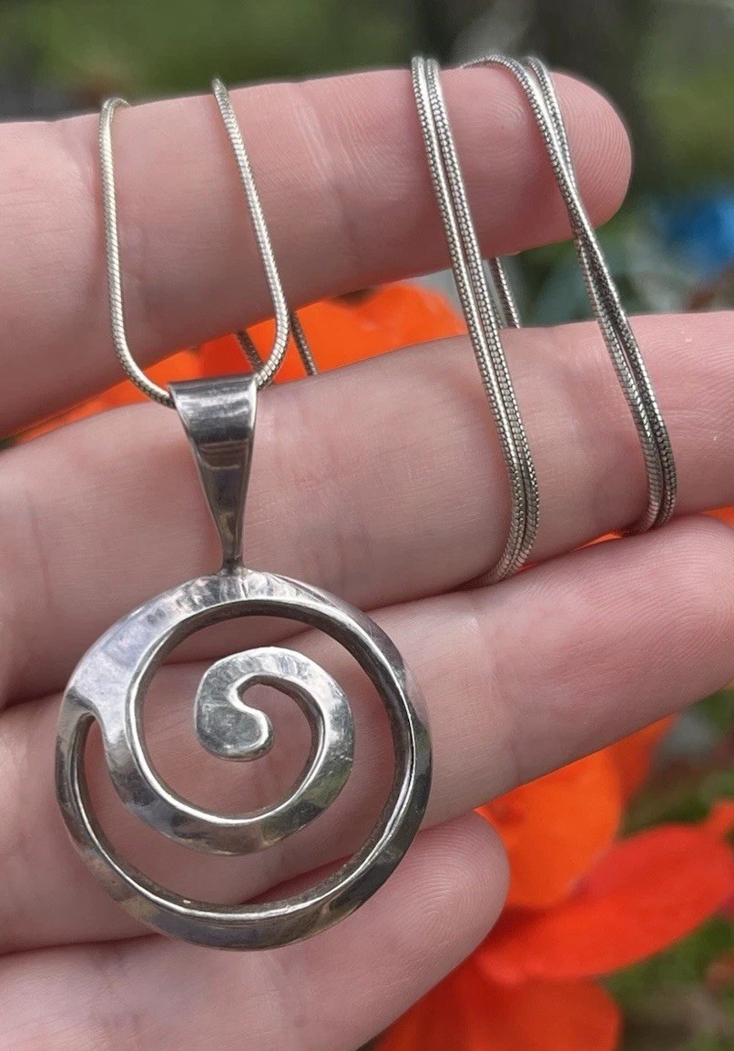 VTG Sterling Silver Spiral Swirl Wave Pendant Necklace Round 925 Snake Chain 20”