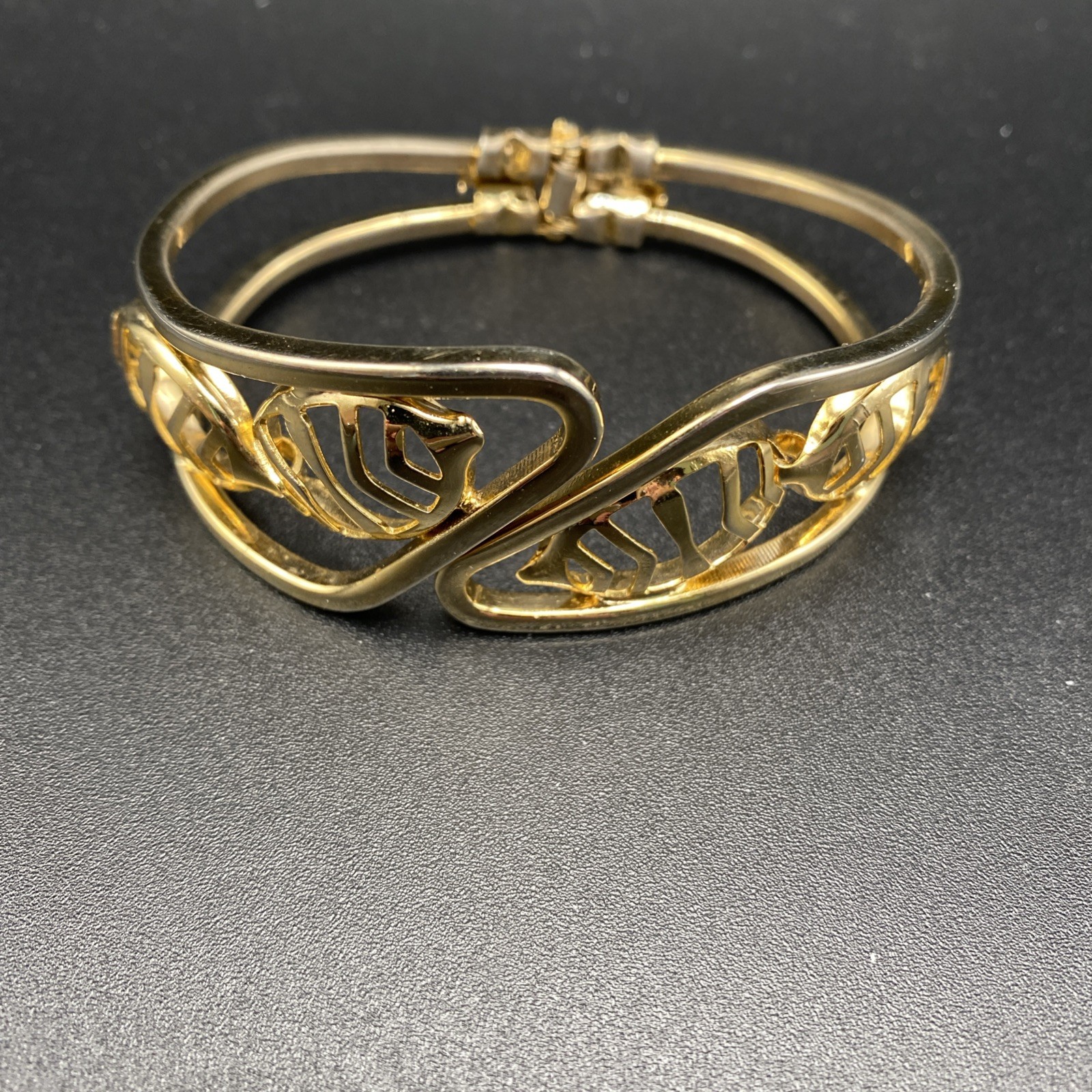 Vintage Bangle Bracelet Gold Tone Open Work Hinged Signed Hong Kong Hinged