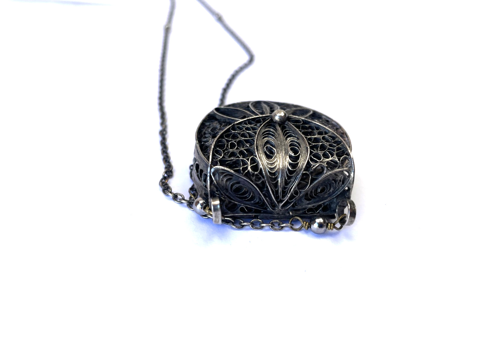 Vintage Filagree Metal Silver Tone Coin Purse Pendant Long Necklace