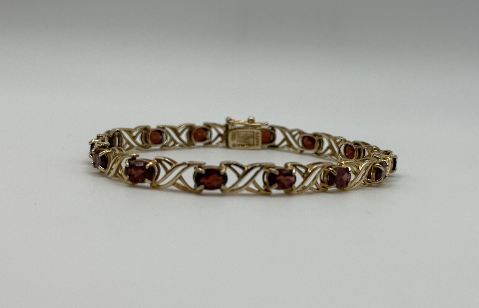Vintage 10k Yellow Gold Red Garnet Tennis Bracelet 6.75” 9.22g
